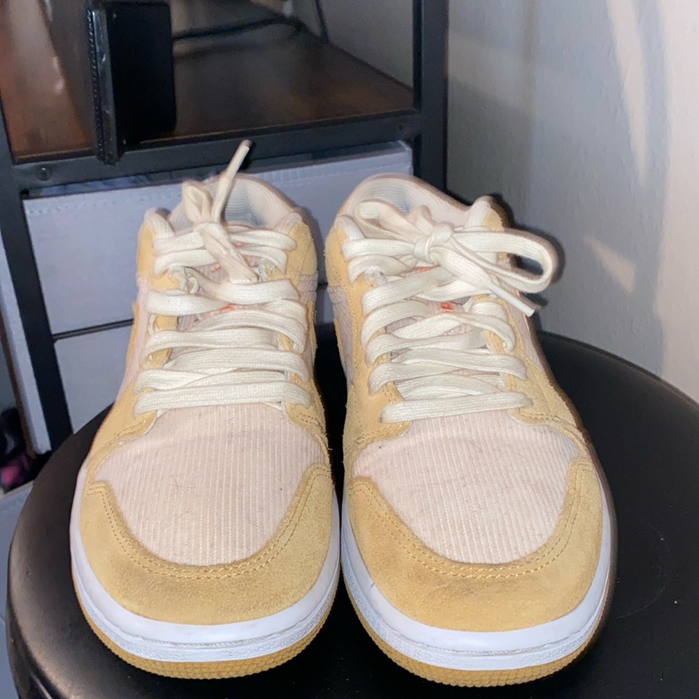 Jordan Womens WMNS Air 1 Low SE DH7820 700 Corduroy & Suede
